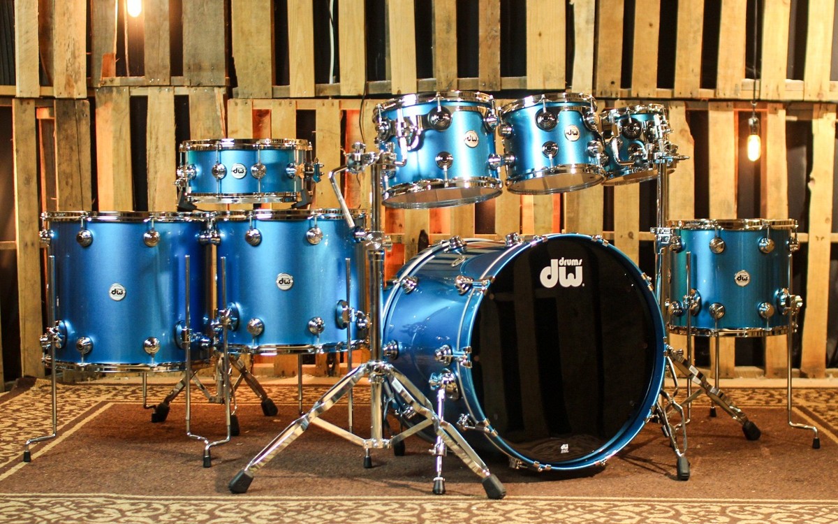 DW Collector's Maple SSC Laser Blue Drum Set 22,8,10,12,14,16,18
