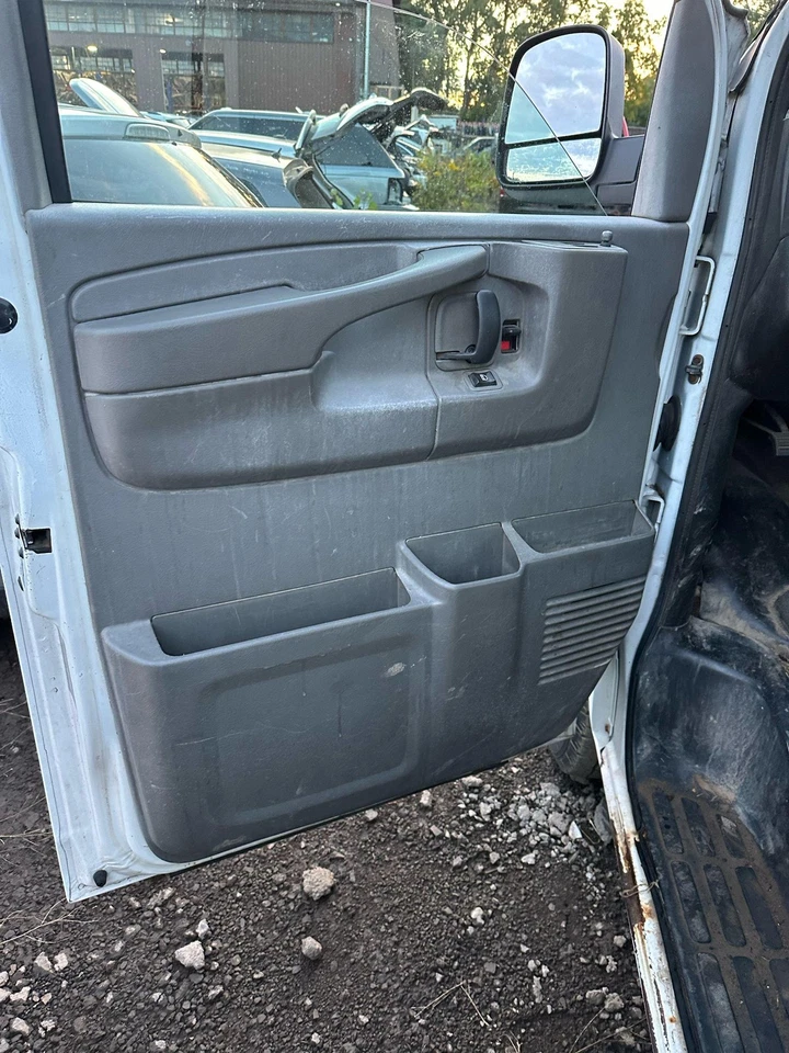 03-15 CHEVY EXPRESS 2500 Front Door Trim Panel Driver Left Foto 2 de 3