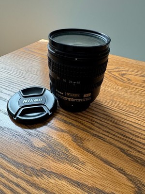 Nikon Zoom 18-70mm 3.9 x Lens DX