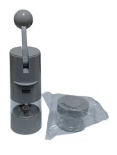 Kuhn Rikon Ratchet  Spice Grinder with 1 Spice Shaker Grey New
