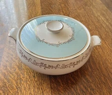 Homer Laughlin Lifetime China Gold Crown Soup Tureen Serving Bowl