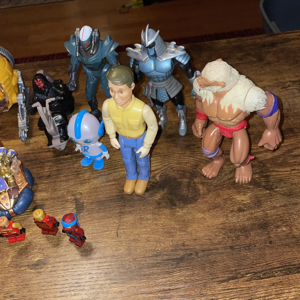 Lote de 12 figuras de juguete aleatorias Thunder Cats Lego’s TMNT Star Wars Etc Foto 3 de 4