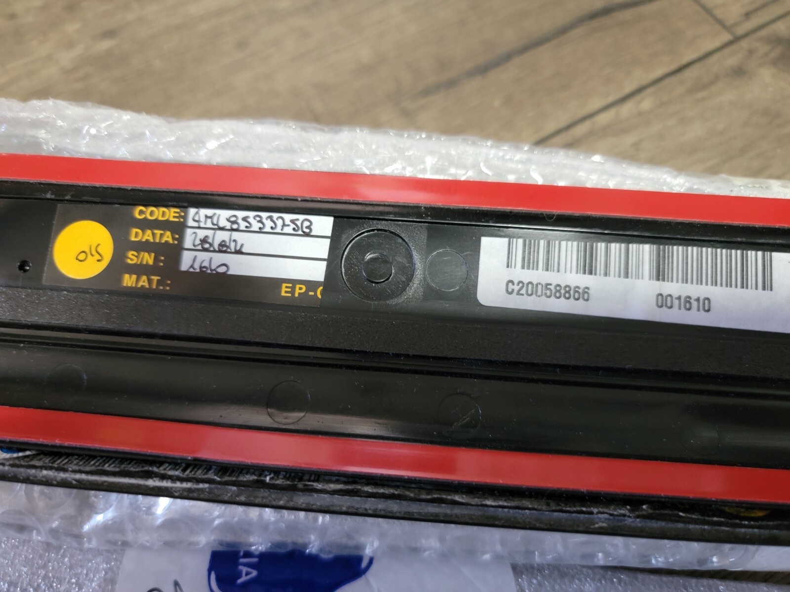 LAMBORGHINI URUS CARBON FIBER DOOR STEP KICK PLATES SCUFF PLATE SET OEM NEW!