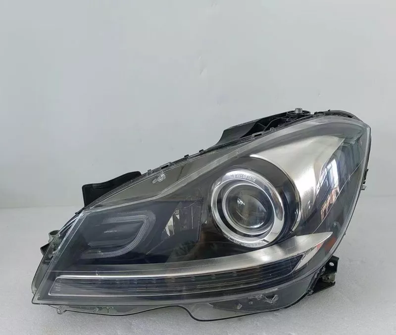 Mercedes Benz C180 Left Right a pair HID Xenon Headlight W204