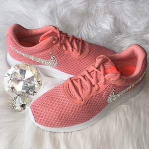 nike tanjun coral