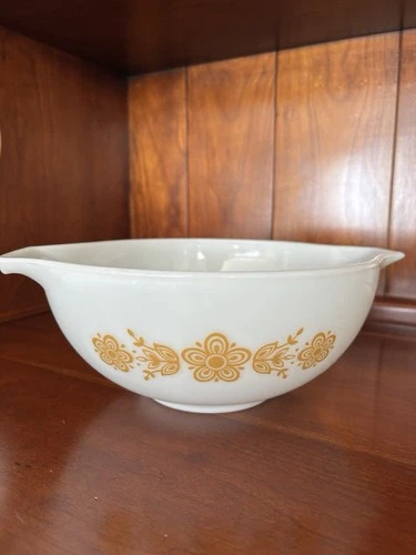 Vintage Pyrex 443 Butterfly Gold Cinderella Mixing Bowl 2 1/2 QT Size