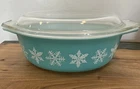 Vintage Pyrex Turquoise Snowflake Garland Covered Casserole 043 36 USA 1-1/2 Qt