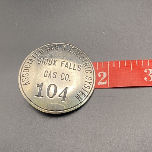 Vintage Sioux Falls Gas Co. employee badge 104, Associated Gas & Electric System - Picture 8 of 8