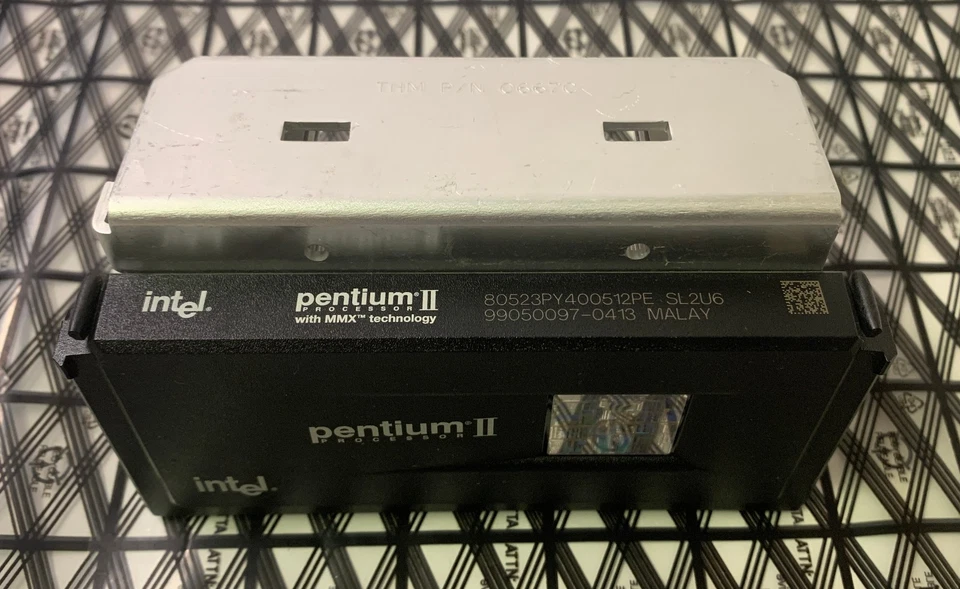Intel Pentium II 80523PY400512PE SL2U6 400MHz CPU Processor - Image 2 of 4