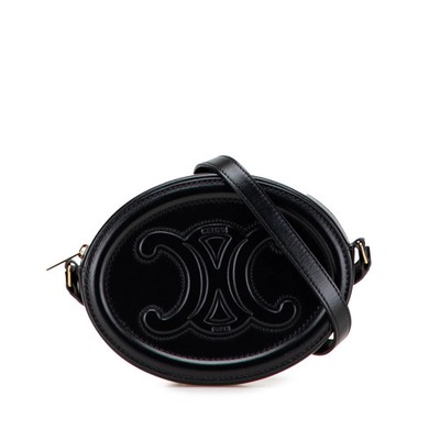 Celine Small Kalbsleder Leder Triomphe Oval Tasche Crossover getragen