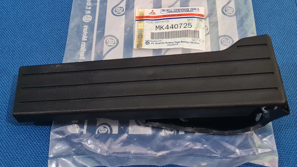 MITSUBISHI FUSO CANTER FE FE125 FE73 FE83 ACCELERATOR THROTTLE PEDAL ASSY Foto 4 de 4