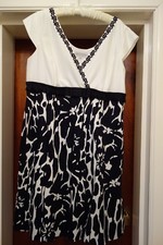 Designer Kleid von Kate Cooper Atemberaubend Schwarz/Weiß NEU ohne Etikett 16/18