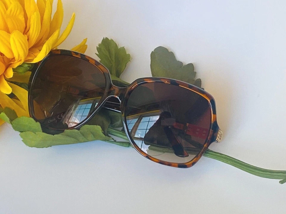 Women Oversized Bifocal Reader Sunglasses Sun Readers - Image 4 of 4