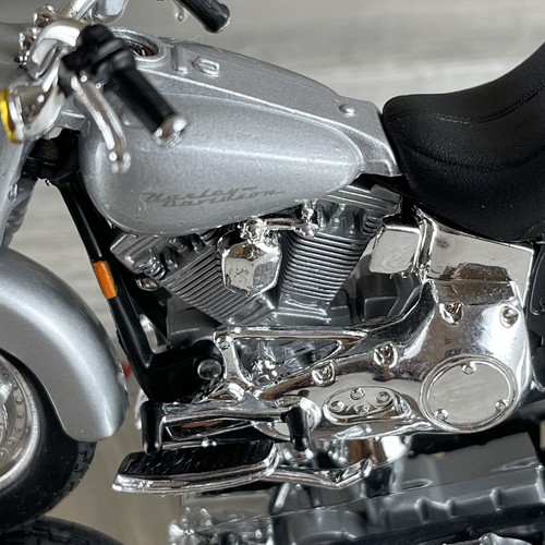 Harley Davidson 1:18 modelo de metal fundido coleccionable a presión acosador callejero modelo de motocicleta - Imagen 10 de 21