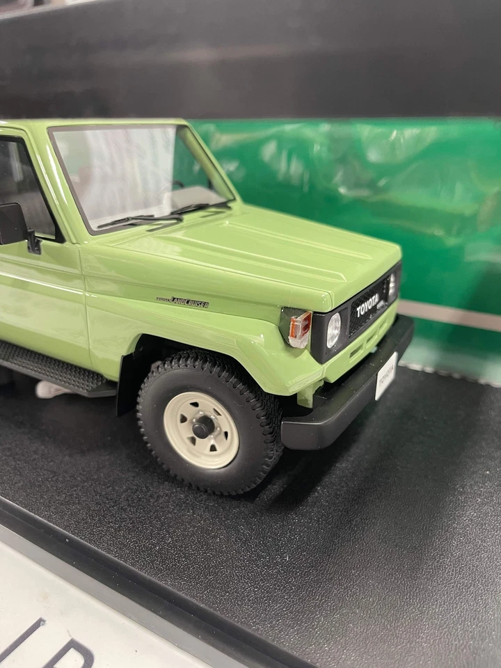 CULT Scale Models Toyota Land Cruiser BJ70 Green 1:18 Scale Resin Model - Image 2 of 4