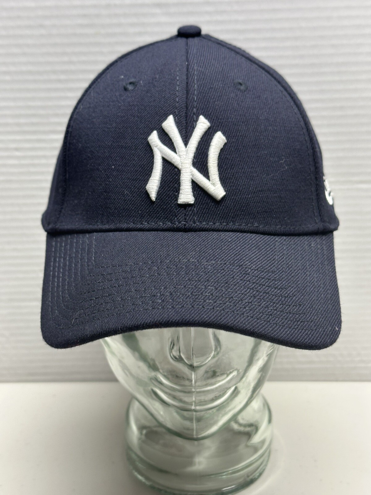new era new york yankees hat size med-large 617