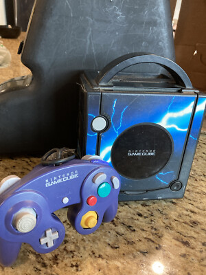 Nintendo GameCube Vintage Black DOL-001 Console OEM Purple Nintendo GameCube Vintage Black DOL-001 Console OEM Purple