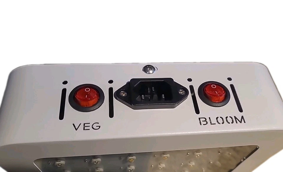 Giixer 600W LED Grow Light, Dual Switch & Dual Chips Full Spectrum Plant Light - Image 4 of 4