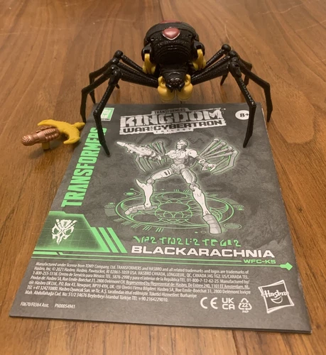 Transformers Kingdom War for Cybertron Blackarachnia Deluxe Class