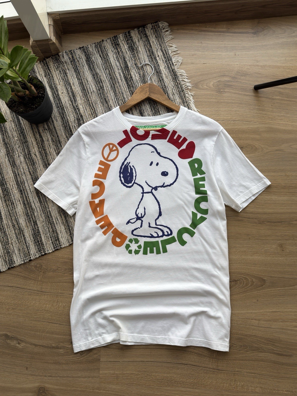 Camiseta United Colors Of Benetton Peanuts Snoopy Love Recycle Peace Talla M