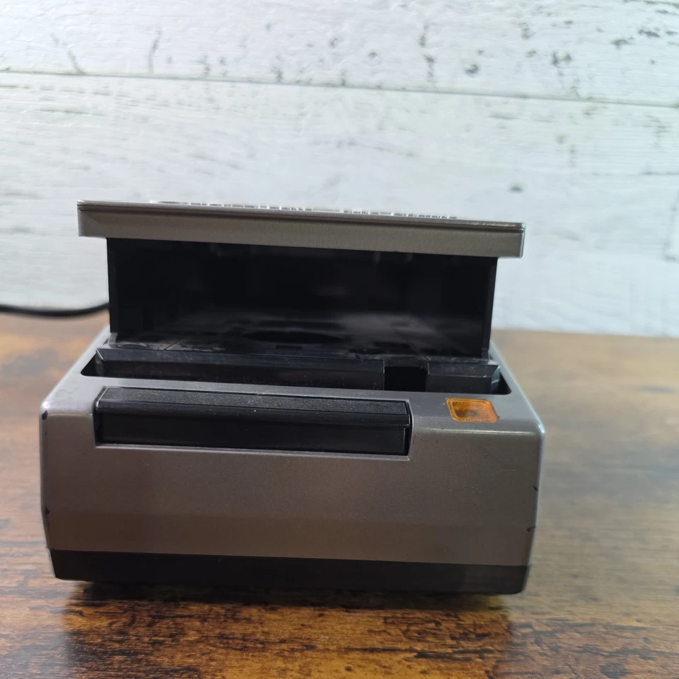 Rebobinadora de cinta de video VHS Kinyo súper delgada UV-413 de colección sin probar Foto 2 de 4