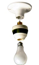 First Alert PIR720RN Motion Sensing Motion Activated Light Socket (K20)