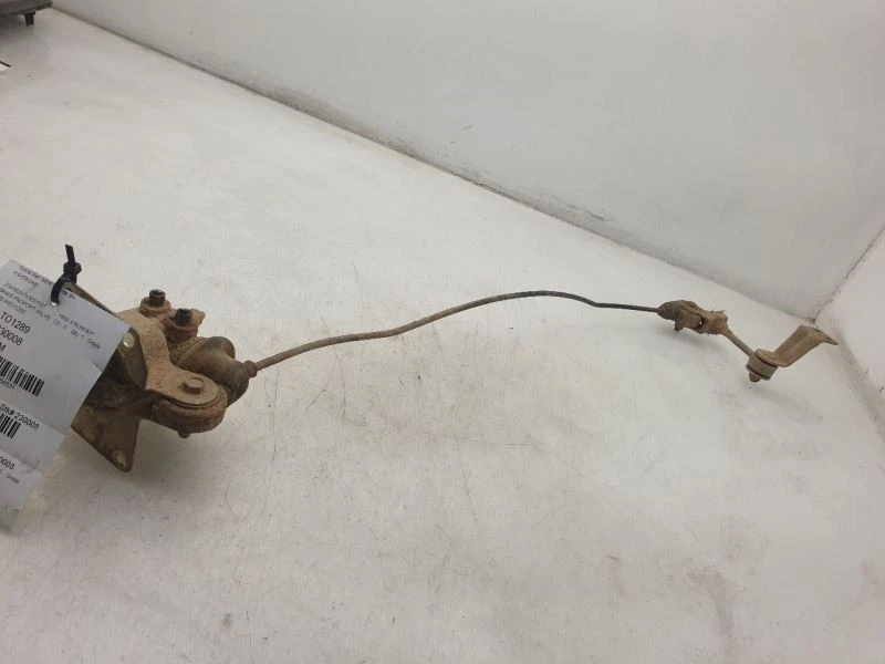 1989 TOYOTA 4RUNNER SR5 3.0L 4WD MT BRAKE PROPORTIONING VALVE  - Image 2 of 4