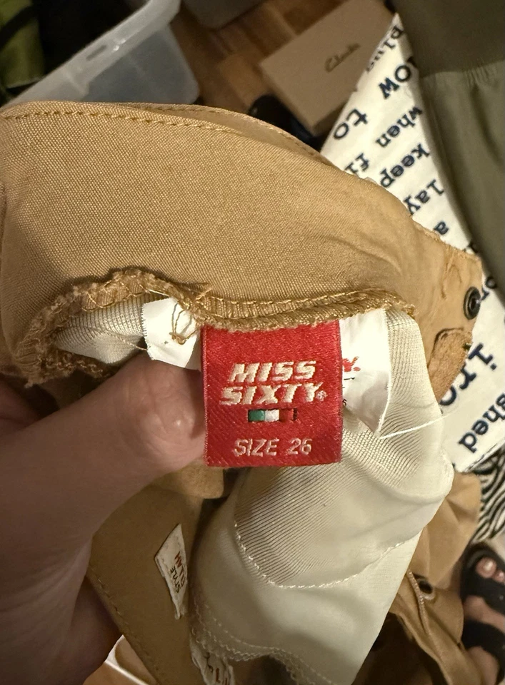 Pantalones acampanados Y2K vintage Miss Sixty bronceados con cinturón Foto 4 de 4