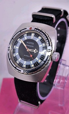 Wostok Barrel Watch USSR Vintage Vostok 2209 Wristwatch Soviet Men's Mechanical