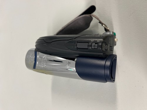 Canon DC310 DVD Camcorder 41x Advanced Zoom Untested For Parts Only Not Working - Picture 6 of 11