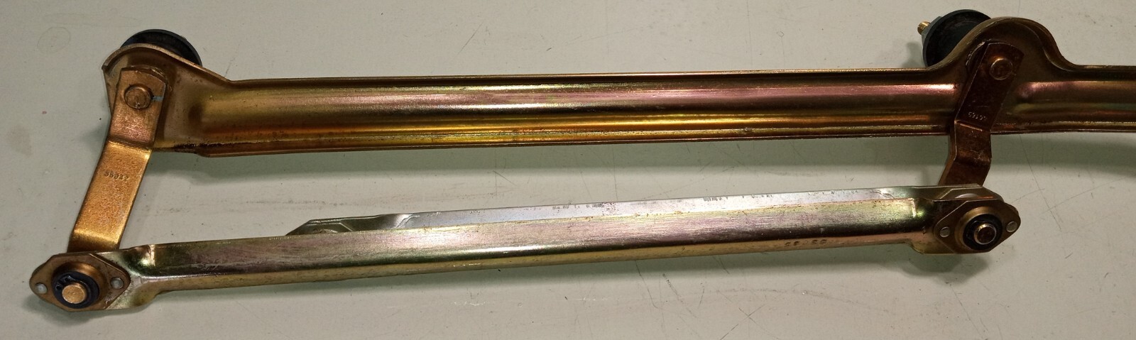 Ferrari 308 Windshield Wiper Linkage_60044500_208_NEW_GENUINE