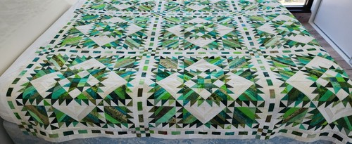 Emerald City Quilt Top, Pieced Patchwork, 218 cm by 218 cm. QUILT TOP ONLY! - Picture 2 of 12