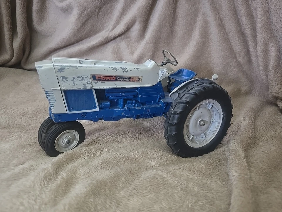 Vintage Ford Commander 6000 1/12 Farm Tractor Replica Collectible by Scale - Image 3 of 4