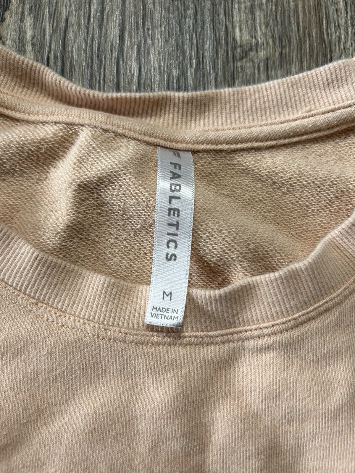 fabletics athletic short sleeve crop top heavy fabric shirt