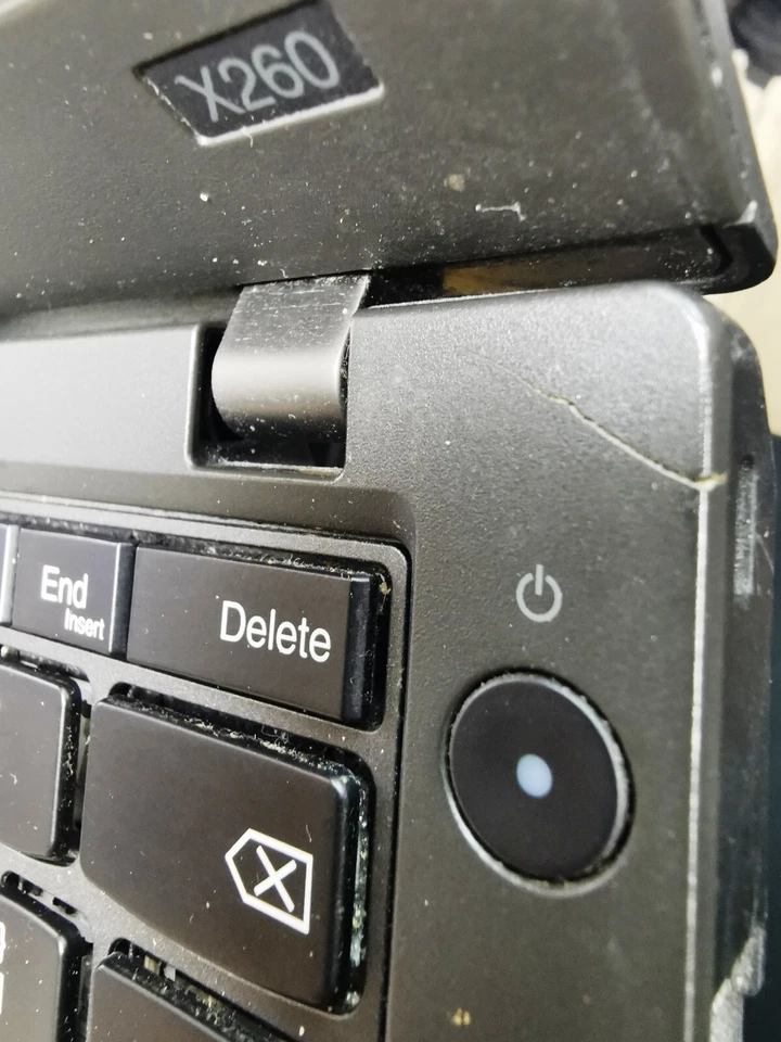 Lenovo ThinkPad X260 · i5-6300U · 8GB · 256GB, photo 2 of 3
