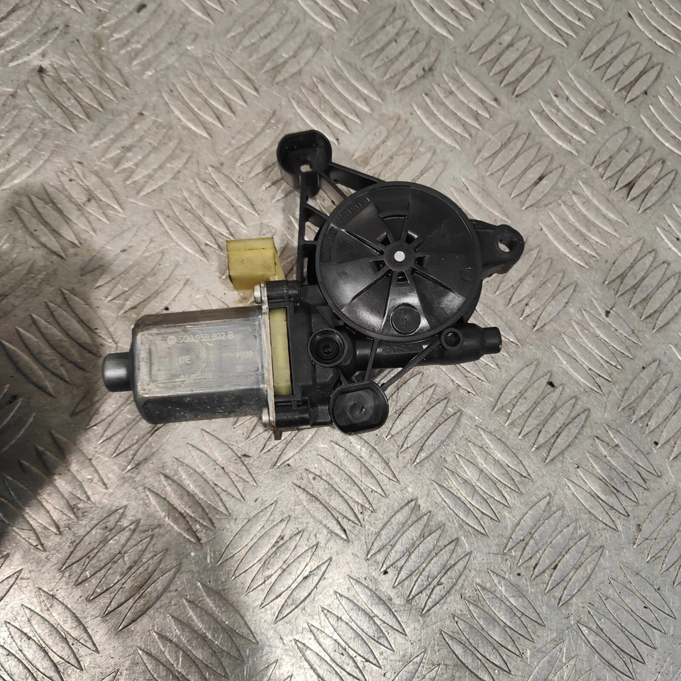 2016 SEAT LEON 1.2 TSI MK3 MOTOR DE JANELA DIANTEIRA DIREITA DRIVER 5Q0959802B #1 - Imagem 2 de 4