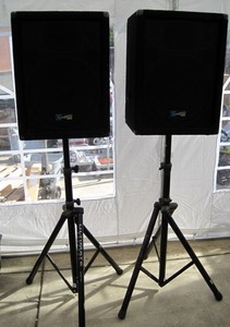 Yorkville Y115P Performance Series 15 Inch Powered Loudspeakers W/Stands