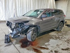 Used Wheel fits: 2018 Toyota Highlander 18x7-1/2 alloy 10 raised spoke 5 V spoke