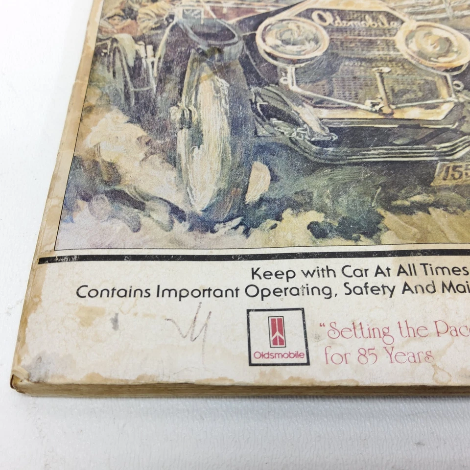Oldsmobile Delta 88 98 1982 Custom Cruiser Tornado manual del propietario de fábrica libro Foto 2 de 4