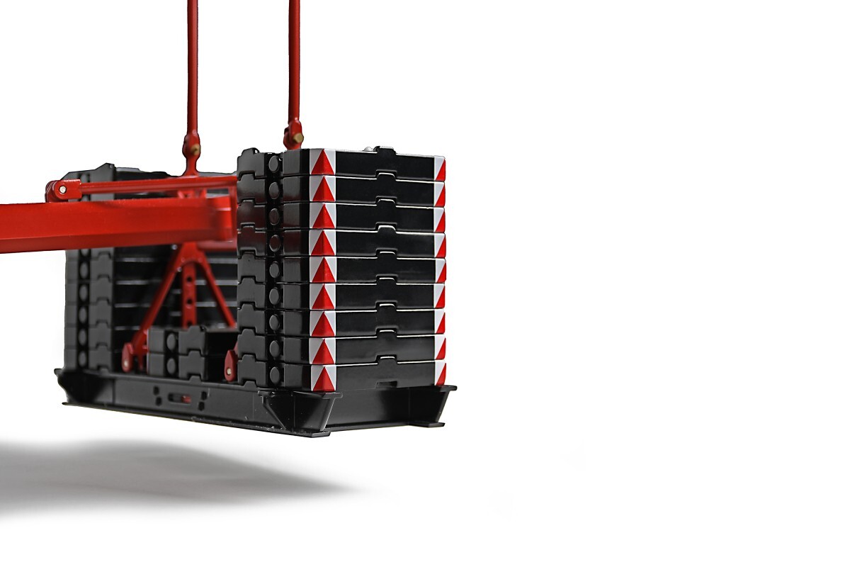 Demag CC2800-1 Crawler Crane - Mammoet IMC 1:50 Scale