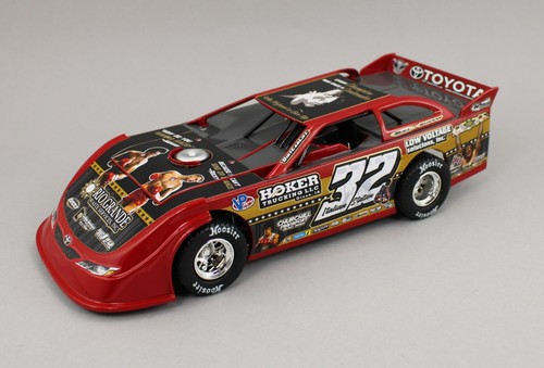 1:24 ADC Dirt Late Model *BOBBY PIERCE* #32 Rocky 2024 World 100 DB224M550 Neu in OVP - Bild 2 von 4