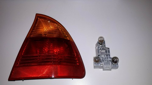 SET BMW E46 3er Touring Rückleuchten komplett inkl. Lampenträger Original