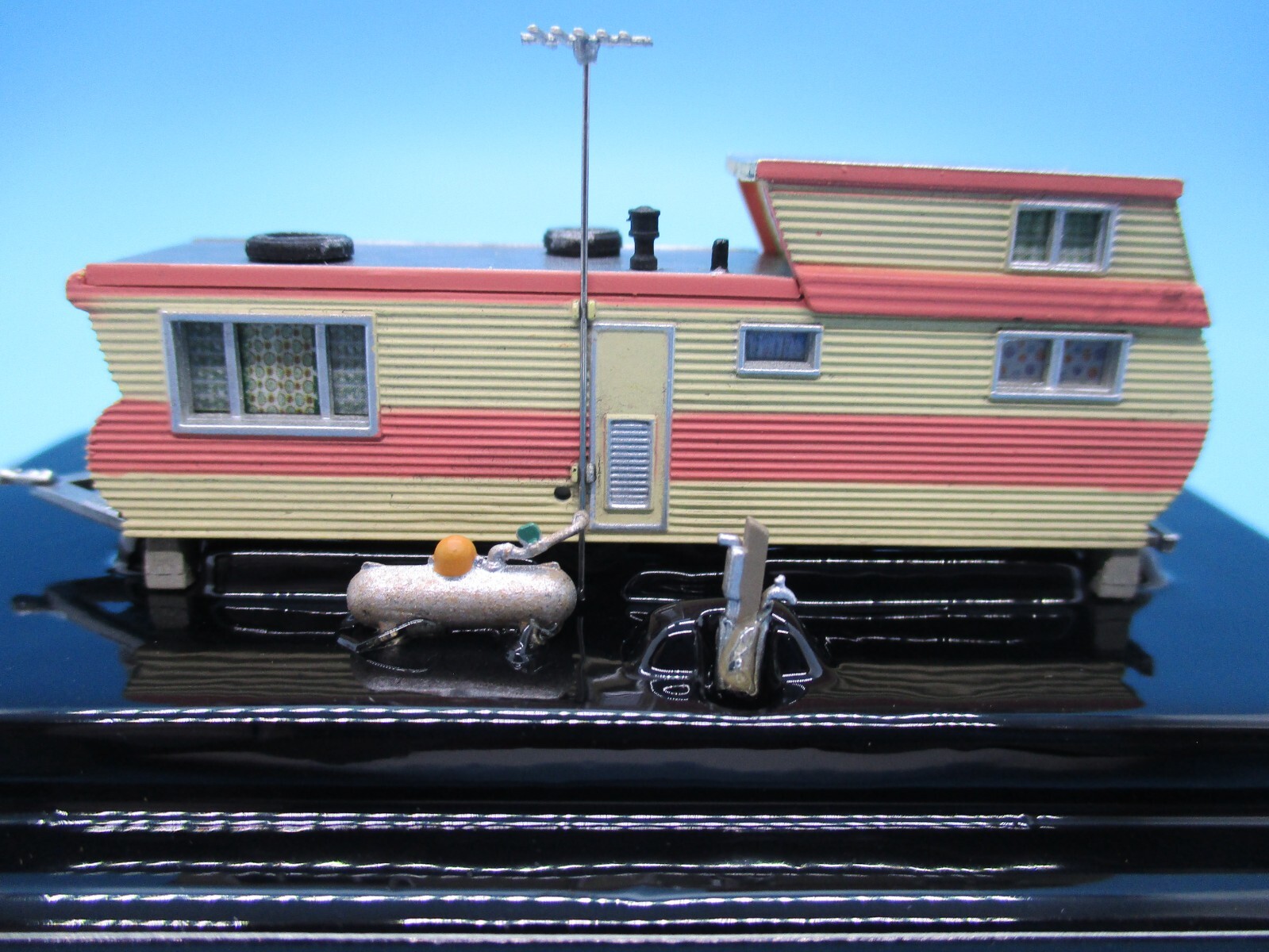 Picture 4 of 6