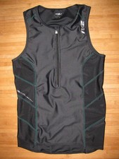 2XU Triathlon JERSEY Tri Shirt Size SMALL Nylon Spandex Zipper Front BLACK