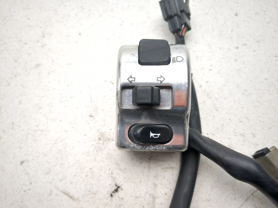 02 Interruptor de faros de control izquierdo Kawasaki Vulcan 1500 Classic VN1500 Foto 3 de 4
