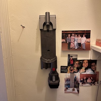 Genuine Dyson V8 Animal Plus Vacuum Wall Mount w/ Screws