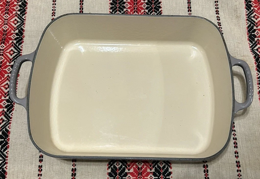 Le Creuset Cast Iron Roaster - 5 1/4 Qt - Flint Oyster