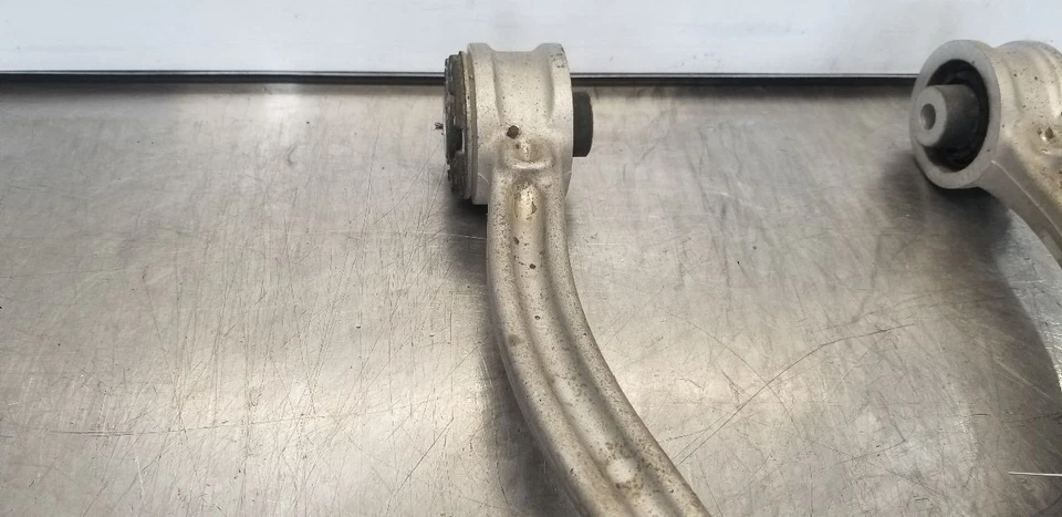 15 MERCEDES BENZ S63 AMG W222 BRAZO DE CONTROL SUPERIOR PASAJERO DELANTERO DERECHO Foto 3 de 4