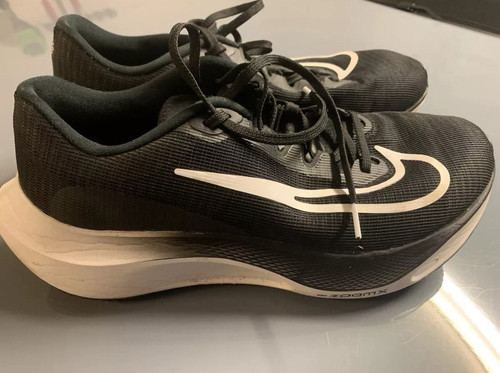 Men’s Size 10.5 - Nike Zoom Fly 5 Black White in good condition