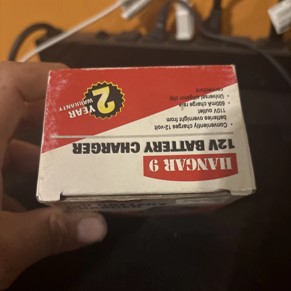 Hangar HAN103 12V Battery Charger NEW - Image 2 of 3